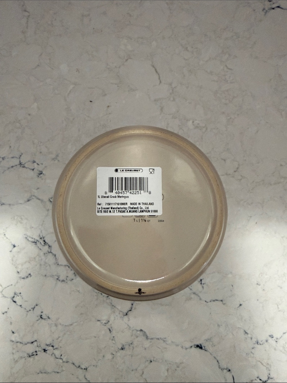 Le Creuset Meringue Stoneware Crock - Picture 6 of 6